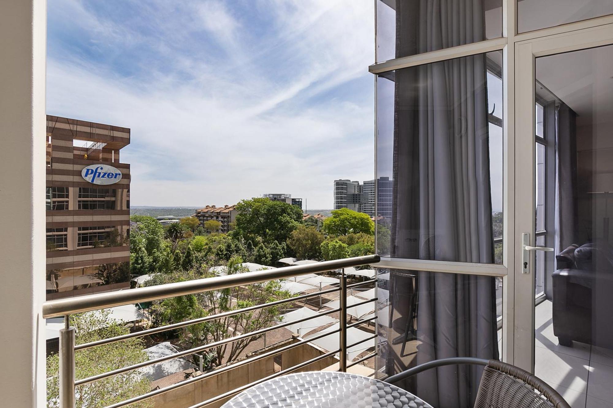 Hydro Park Residences In Sandton With Generator Johannesburg Kültér fotó